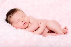 newborn baby girl photos in pink blanket