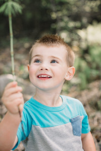 Outdoor child lifestyle portraits