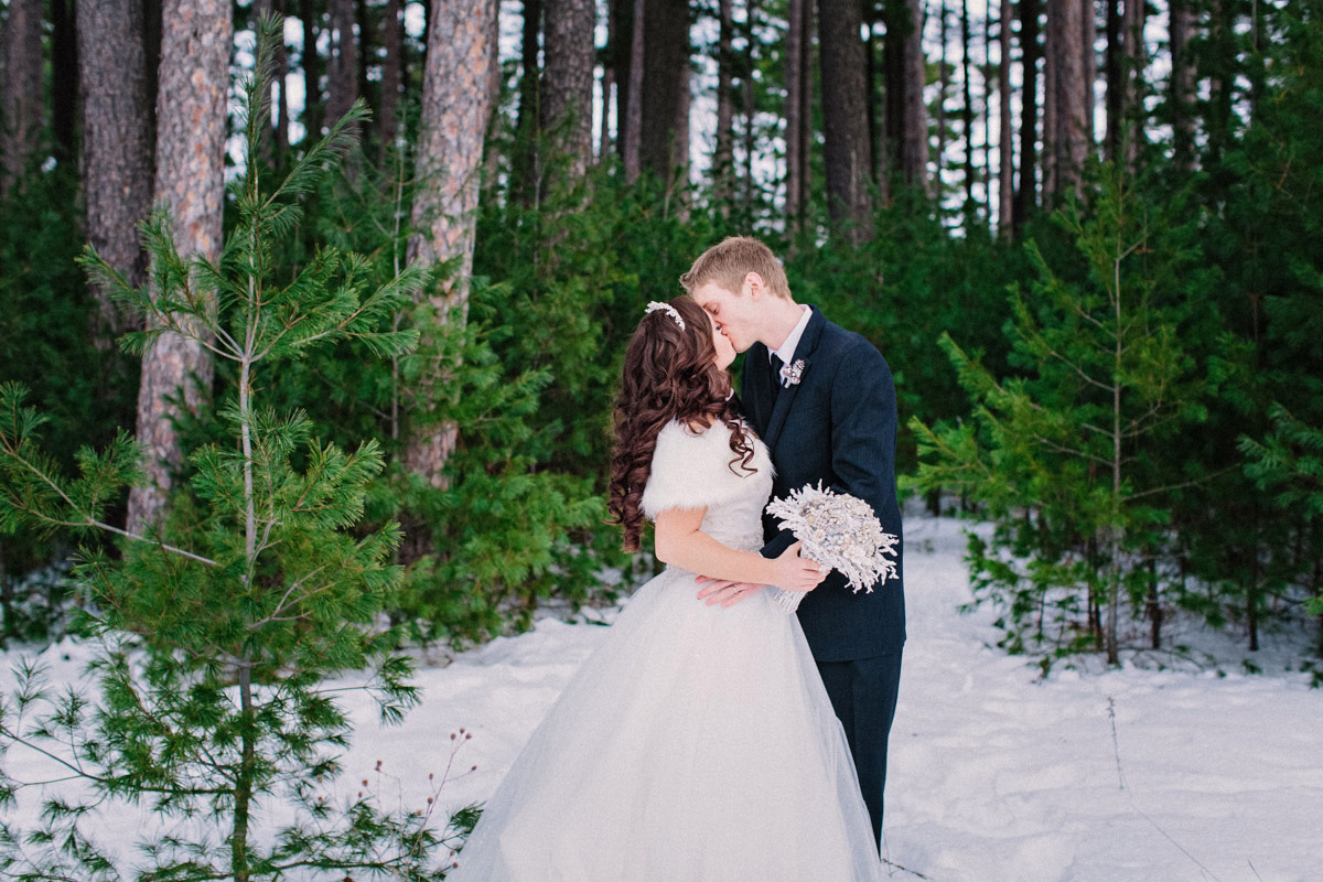 Wausau Wi Winter Wonderland Wedding Photo Rothschild Pavilion