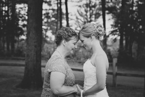 Mother and daughter photo at wedding