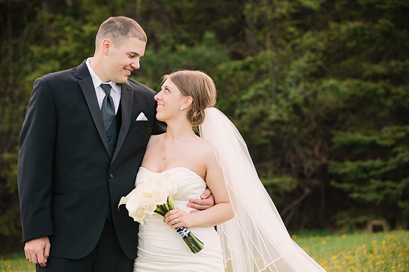 bride with long vail at wedding