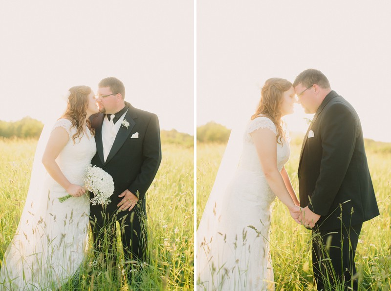 Backyard WI Wedding Photo Ideas