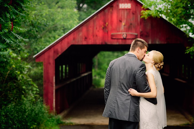 Wausau Wisconsin Wedding Photos under bridge 