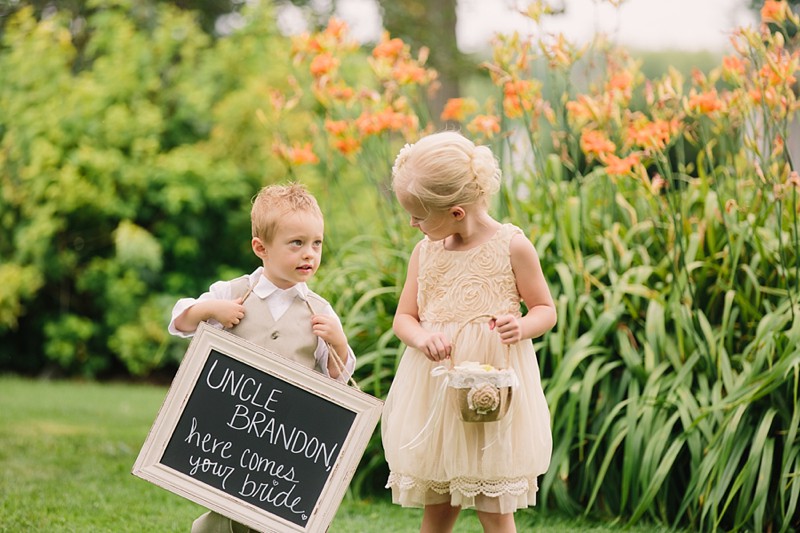 munson-bridge-winery-barn-outdoor-rustic-wisconsin-wedding-photos-018