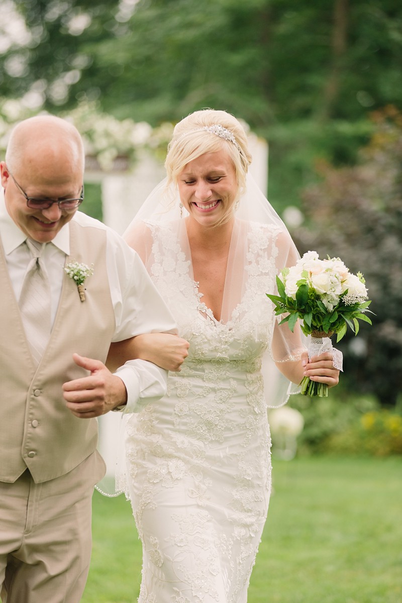 munson-bridge-winery-barn-outdoor-rustic-wisconsin-wedding-photos-021