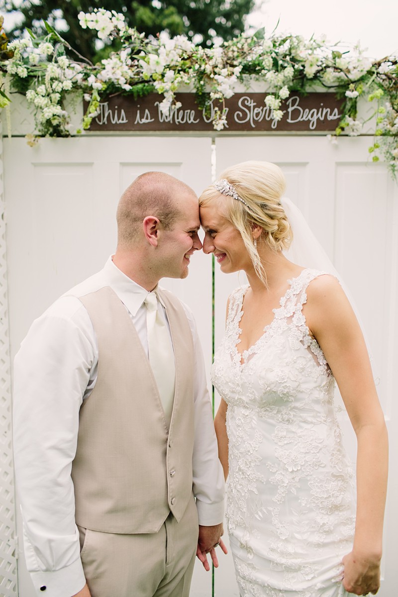 munson-bridge-winery-barn-outdoor-rustic-wisconsin-wedding-photos-033