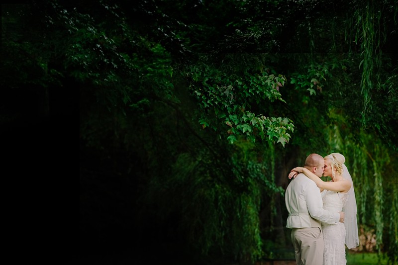 munson-bridge-winery-barn-outdoor-rustic-wisconsin-wedding-photos-038