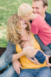 wisconsin lifestyle newborn photographer in home portraits