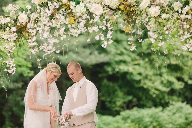 munson-bridge-winery-outdoor-wedding-in-wisconsin-photos-035