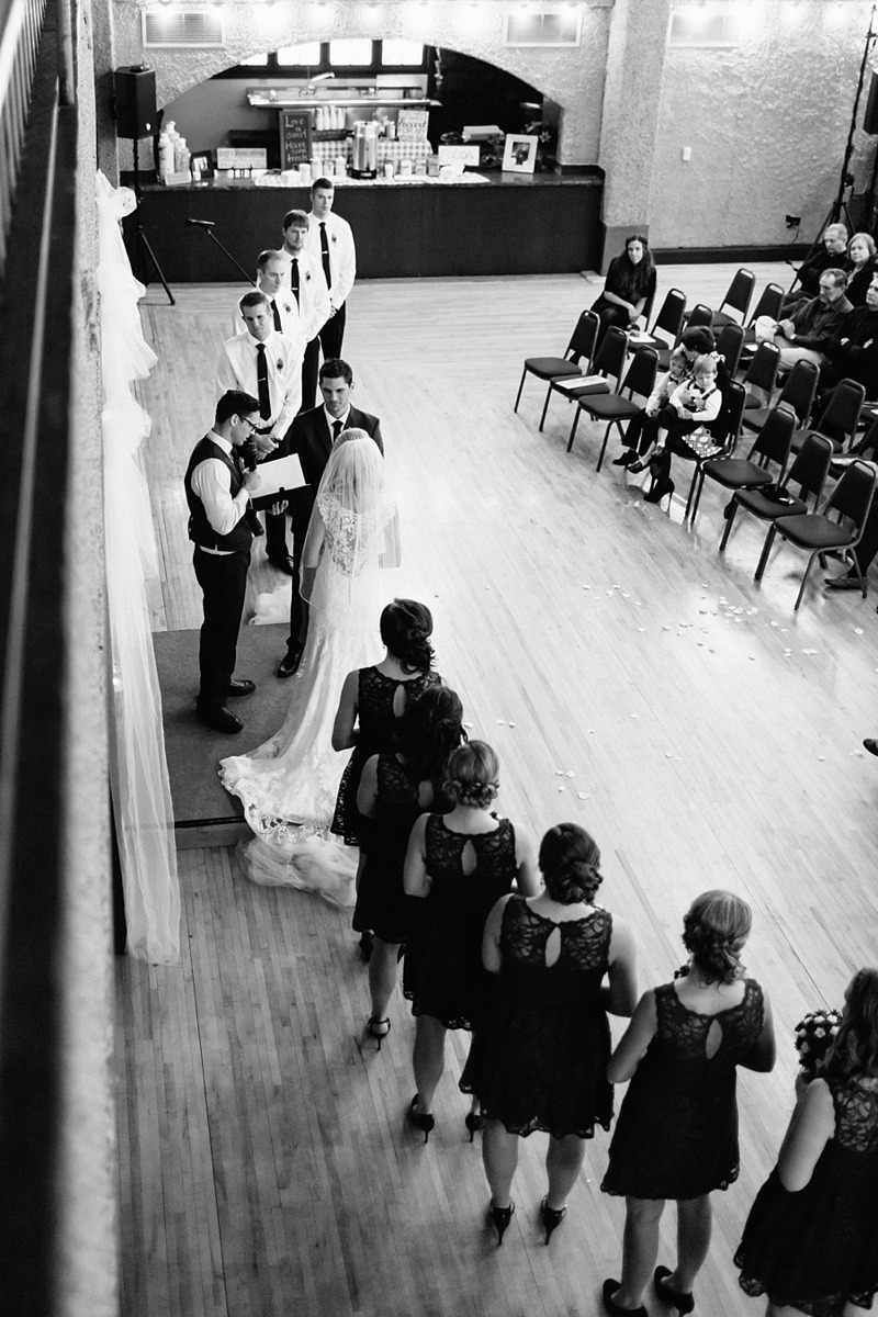 42-fine-art-wedding-winter-photos-in-wisconsin