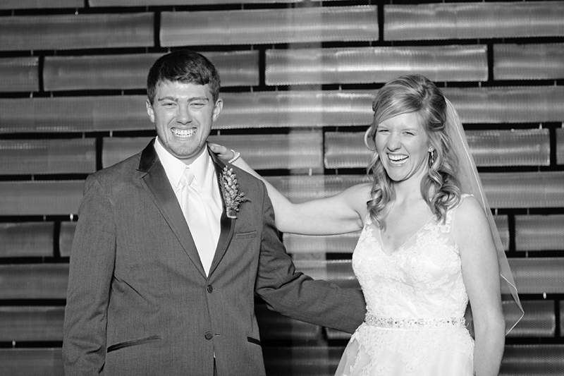 La-Crosse-Onalaska-Holmen-Drugans-Wisconsin-country-club-winer-wedding-photos-46