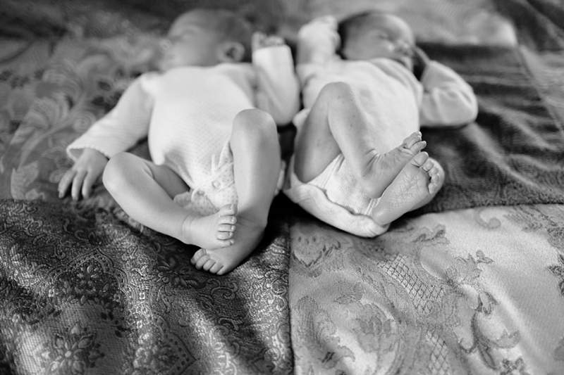 twin-newborn-baby-photos-medford-wisconsin-photographer-07