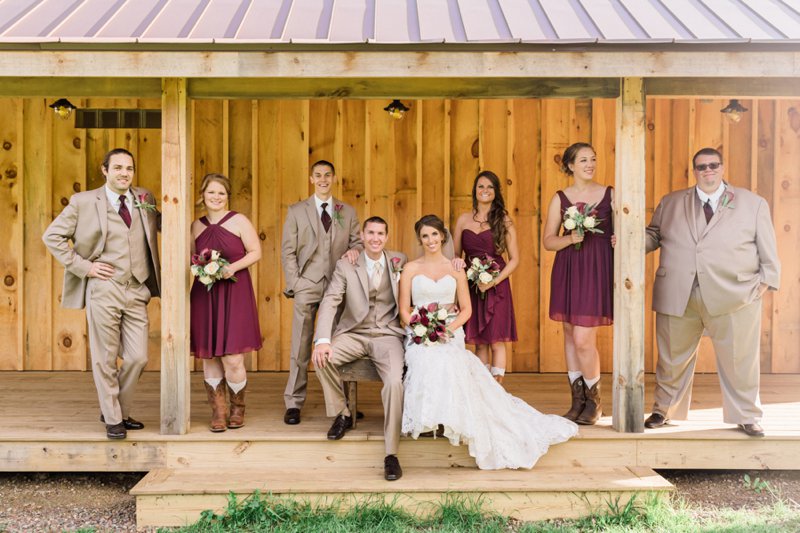 30-wisconsin-barn-wedding-munson-bridge-winery-fall