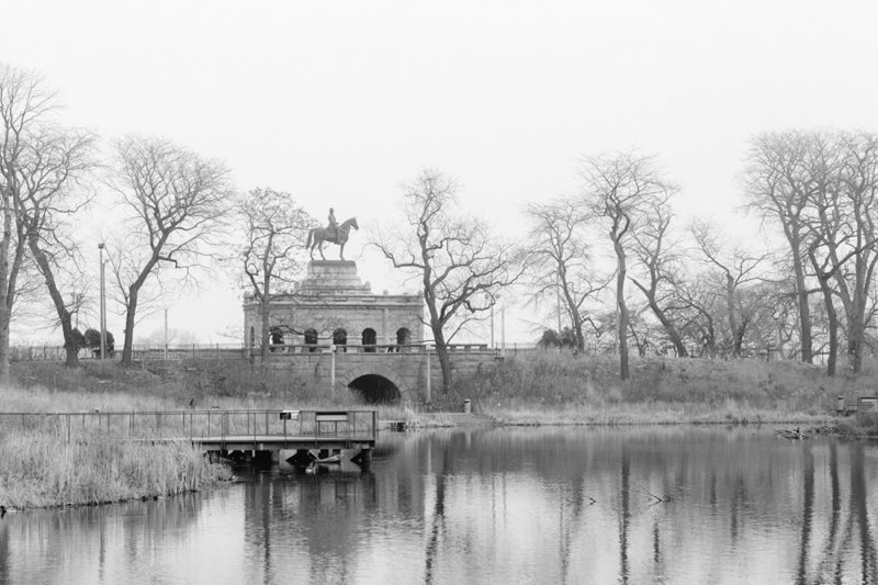 Lincoln Park Zoo Chicago Engagement Photos