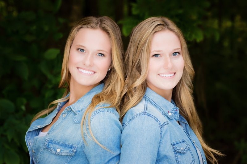 twin sisters abbotsford wisconsin senior photographer