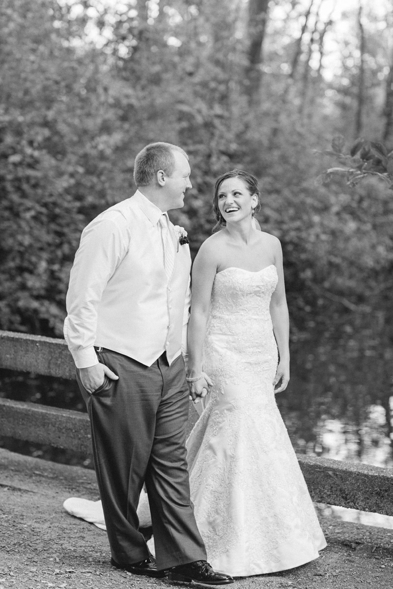 candid lifestyle wedding photos