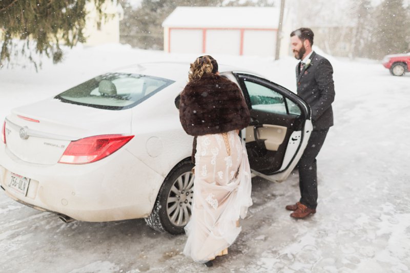 19-intimate-winter-wedding-photos