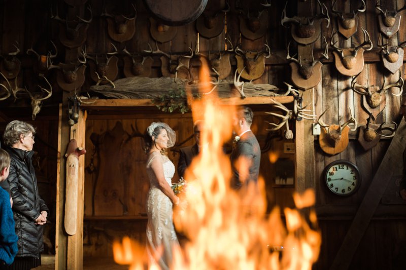 26-rustic-hunting-shack-unique-wedding-photos