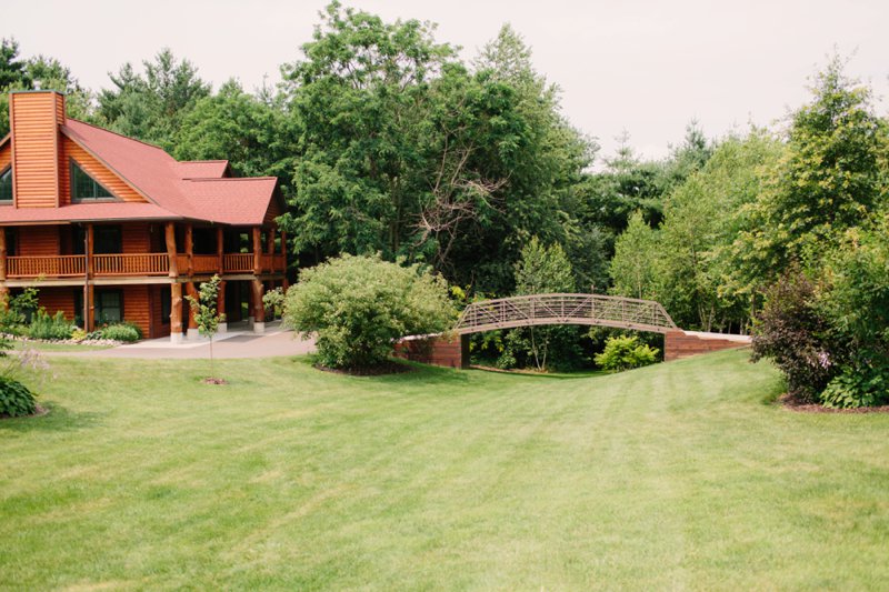 Rustic & Romantic Northern Wiscosnin Wedding Venues Cabin near Eau Claire 