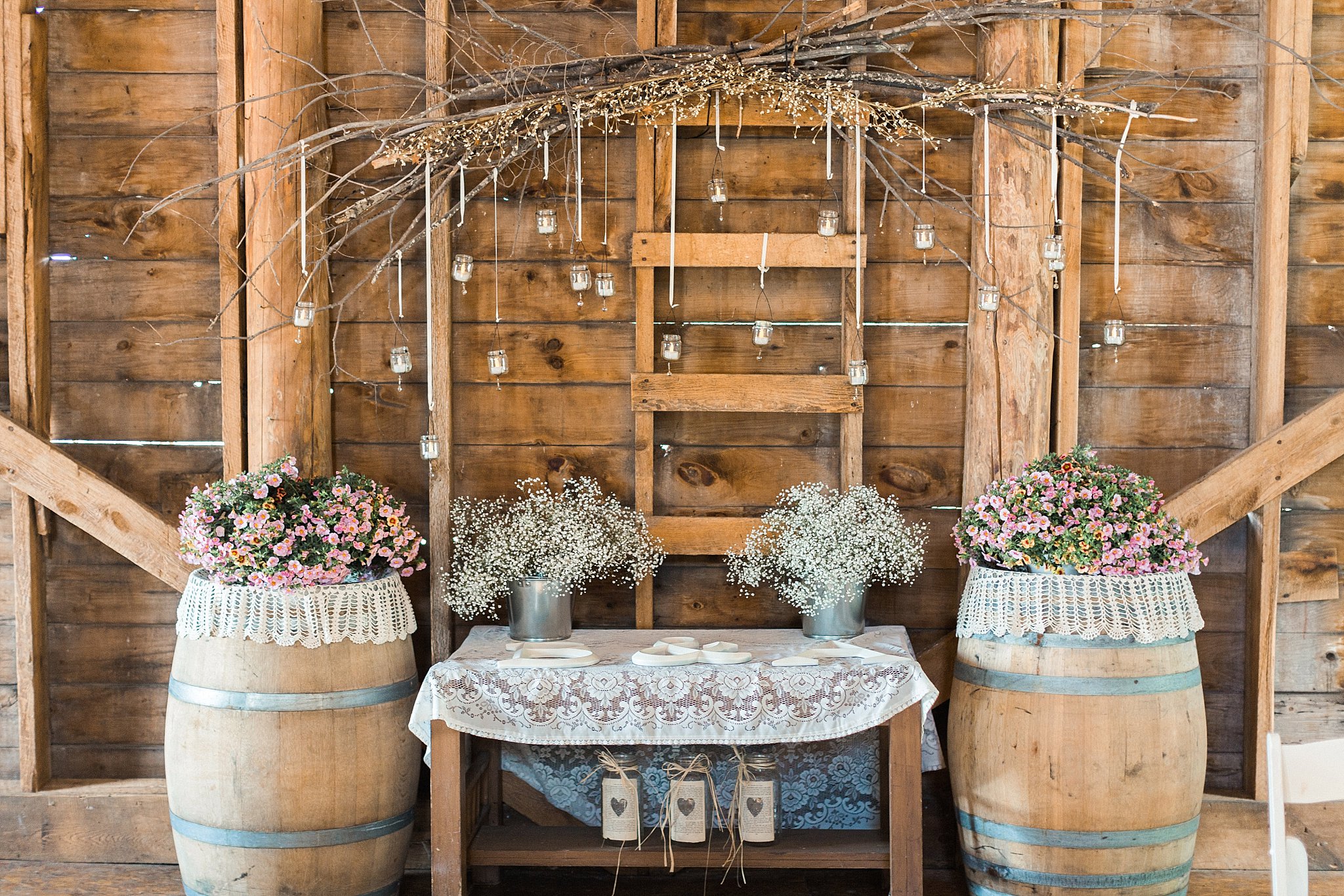 beautiful rustic wedding decor