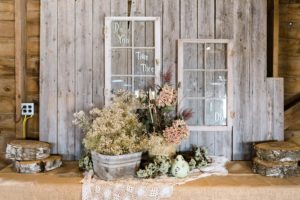 rustic country wedding decor