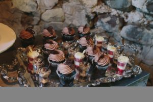 farm wedding cupcakes