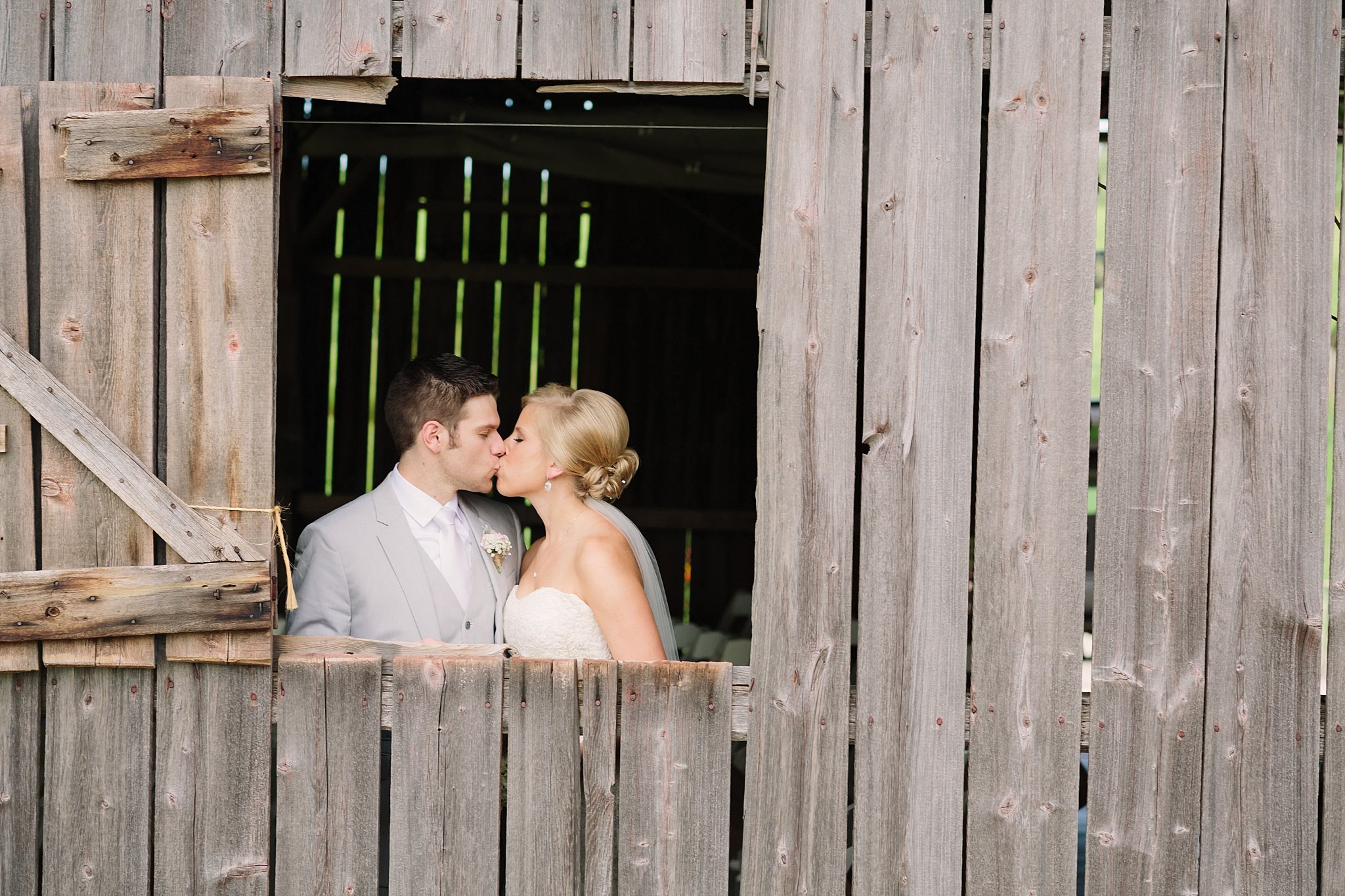 barn wedding photo