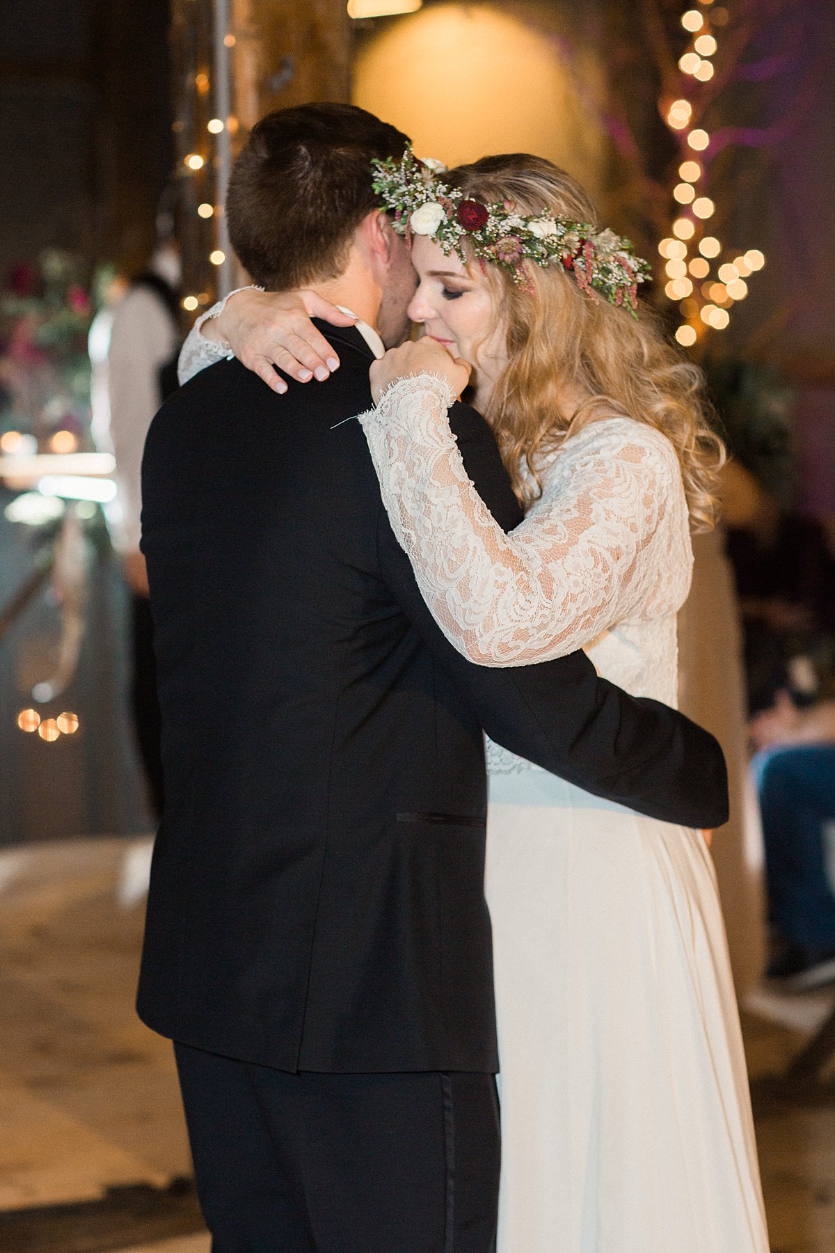 eastern-wisconsin-rustic-barn-wedding-photos-glitter-florals-91