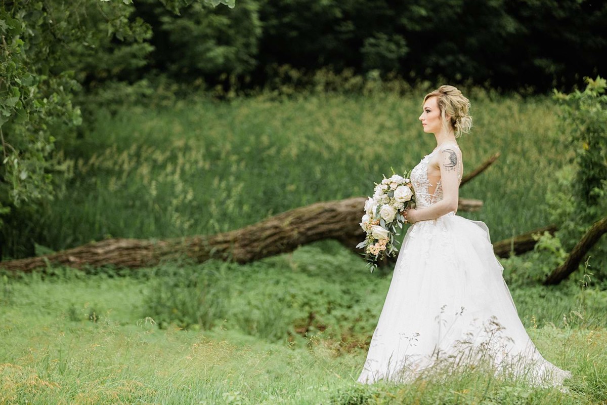 bride outdoor portrait