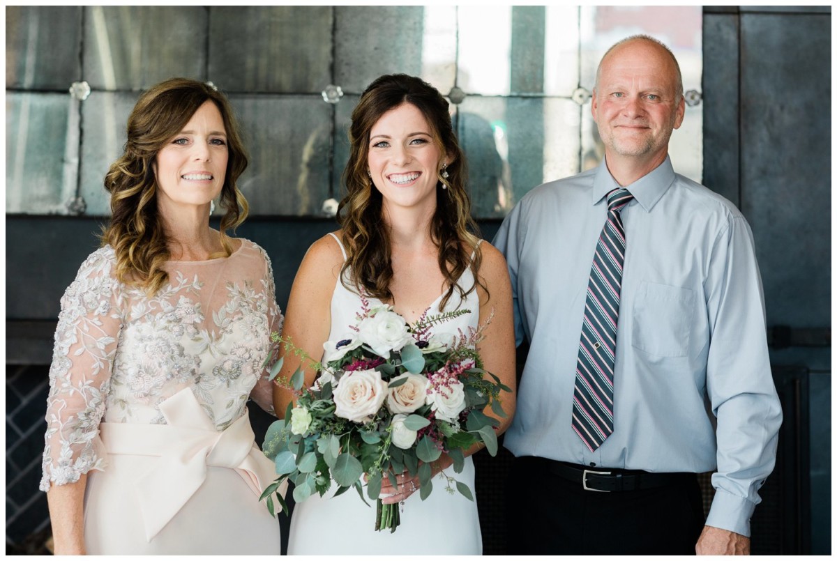 bride's family photo wisconsin